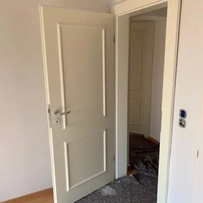 IMG_1095 Zimmer-im-Haus-mit-neu-montierter-Haustuer