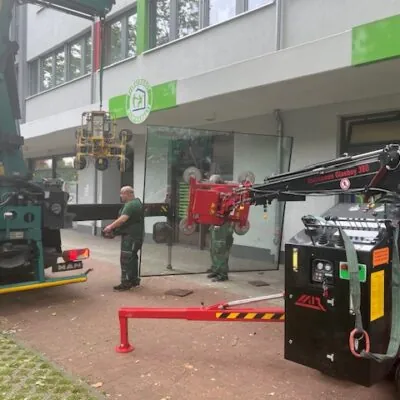 glasreparatur-mit-autokran-und-saugbatterie-07